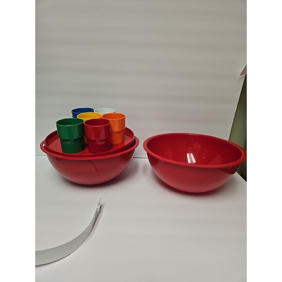 VINTAGE Ingrid Chicago Party Picnic Camping Ball 27 Piece  NEW VINTAGE Ingrid Chicago Party Picnic Camping Ball Set Plates Cups Bowl
